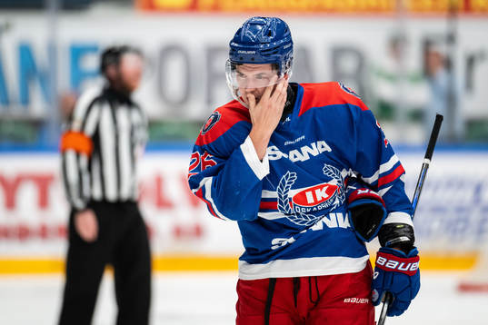 Oskarshamns Lukas Pilö har ont