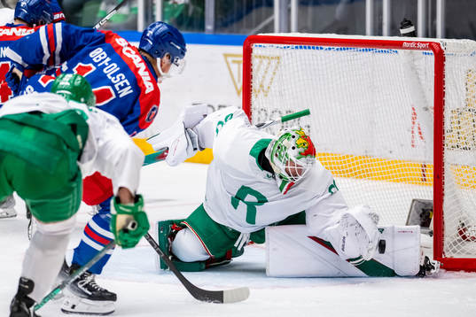 Rögles målvakt Petr Kvaca och Oskarshamns Mikkel