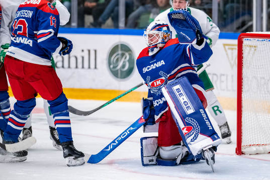 Oskarshamns målvakt Emil Kruse deppar