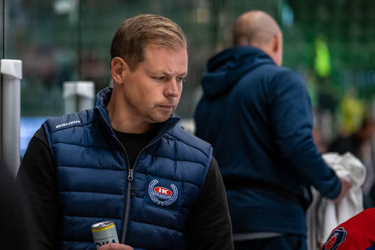 Oskarshamns tränare Martin Filander deppar