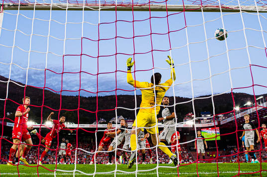 Japhet Sery Larsen of Brann scores the 3-3 goal