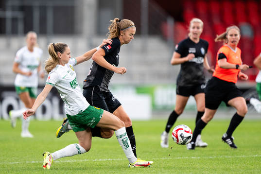 Hammarbys Vilde Hasund och Växjö DFFs Elin Nilsson