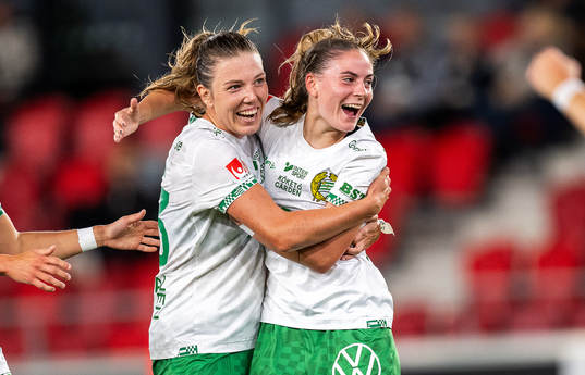 Hammarbys Smilla Vallotto jublar med Emma Westin