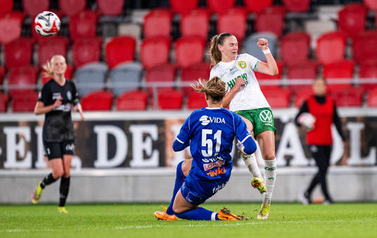 Växjö DFFs målvakt Hensley Hancuff och Hammarbys Vilde