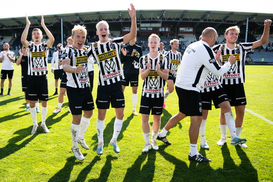 Landskronas spelare jublar