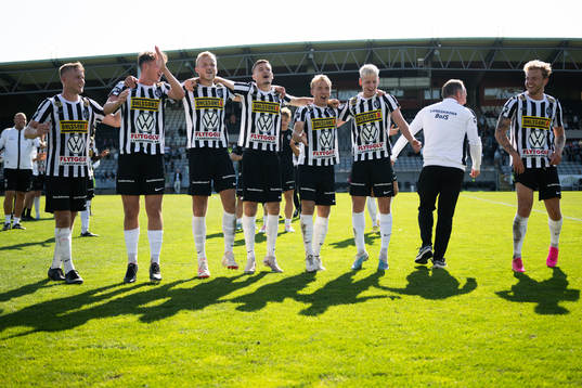 Landskronas spelare jublar