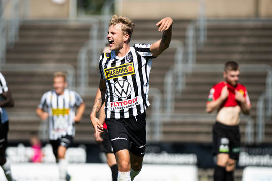 Landskronas Frederik Ihler jublar