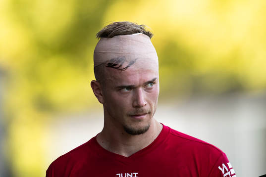 GAISs Alexander Ahl Holmström med bandage runt huvudet