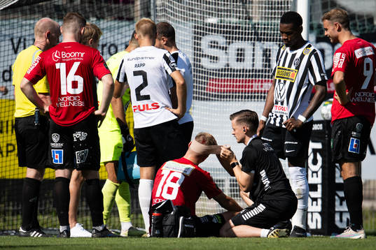 GAISs Alexander Ahl Holmström med bandage runt huvudet