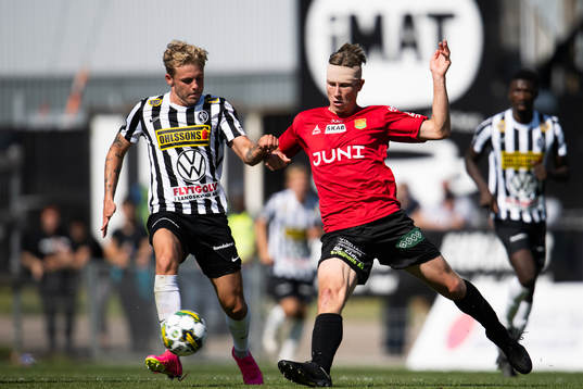 Landskronas Frederik Ihler och GAISs Robin Frej