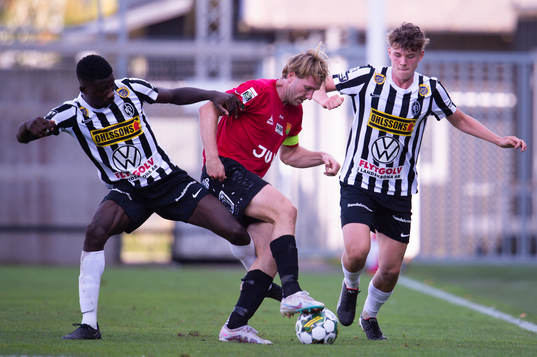 Landskronas Ousmane Diawara och Max Nilsson mot GAISs