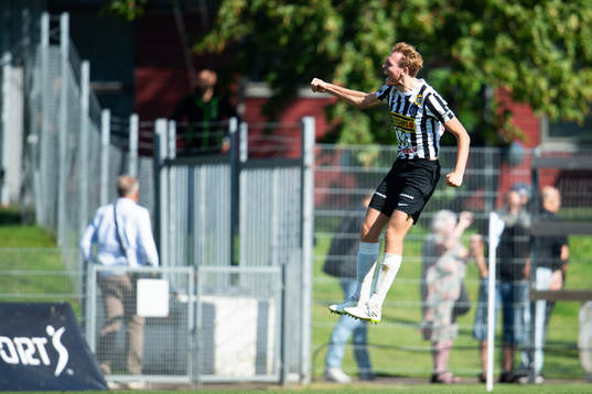 Landskronas Melker Jonsson jublar