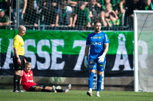 GAISs målvakt Mergim Krasniqi deppar