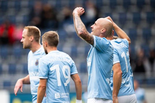 Gefles Anton Lundin jublar