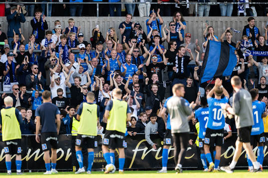 Halmstads supportrar jublar