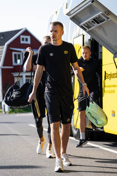 Elfsborgs spelare anländer  till Finnvedsvallen