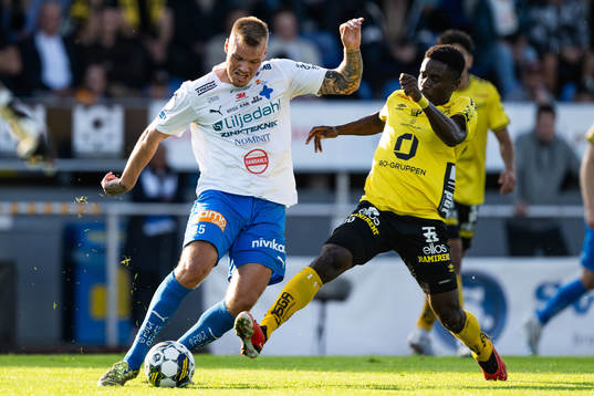 Värnamos Victor Eriksson och Elfsborgs Michael Baidoo