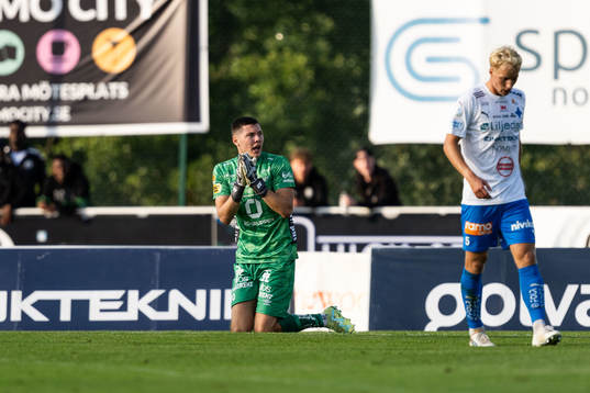 Elfsborgs målvakt Hakon Valdimarsson reagerar