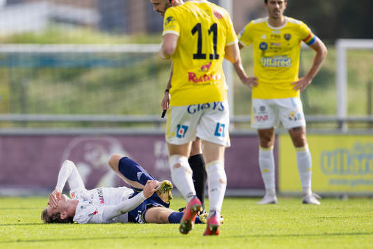 Ängelholms Ludvig Carlius har ont