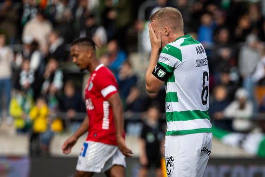 Västerås SKs Simon Johansson deppar
