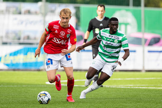 Brages Henry Sletsjøe mot Västerås SKs Ibrahim Yalatif