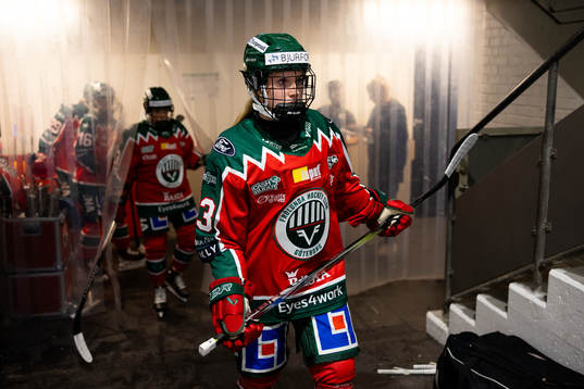 Frölundas Nellie Svensson innan träningsmatchen i