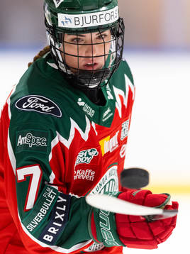 Frölundas Kaitlyn Yearwood innan träningsmatchen i
