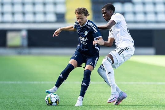 Utsiktens Fredrik Martinsson och Östersunds Calvin Kabuye