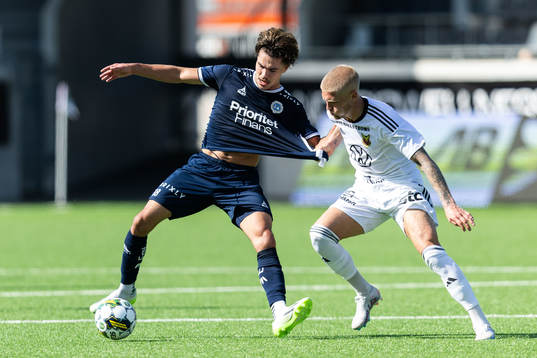 Utsiktens William Milovanovic och Östersunds Erick Brendon
