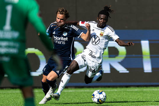 Utsiktens Fredrik Martinsson och Östersunds Yannick Armel