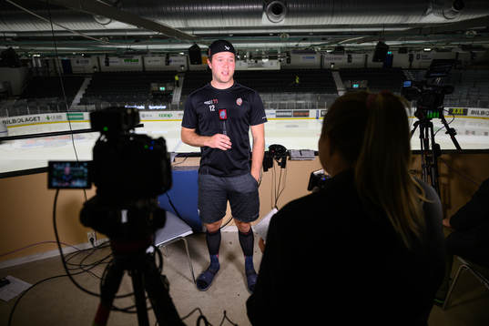 Modos Oscar Pettersson i intervju med expressens Jennifer