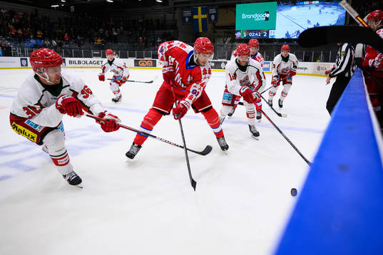 Timrås Magnus Pääjärvi och Modos Sebastian Ohlsson