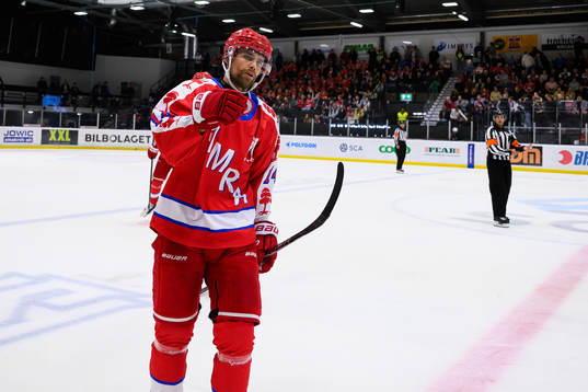 Timrås Emil Pettersson jublar