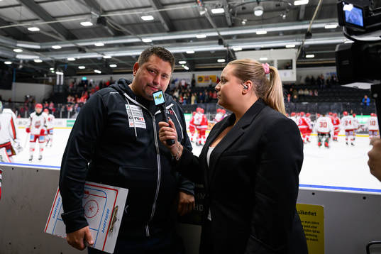 Expressens Jennifer Englund intervjuar Modos tränare