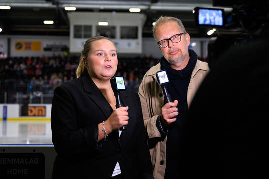 Expressens Jennifer Engström i intervju med journalisten