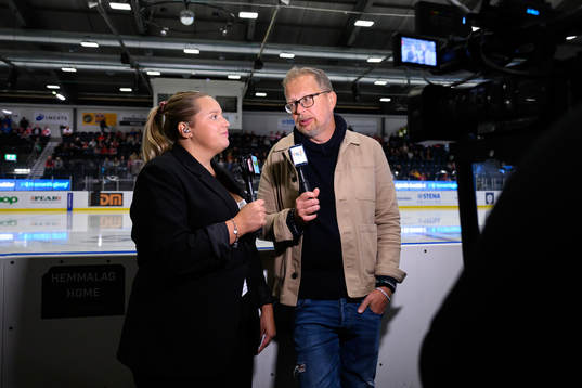 Expressens Jennifer Engström i intervju med journalisten