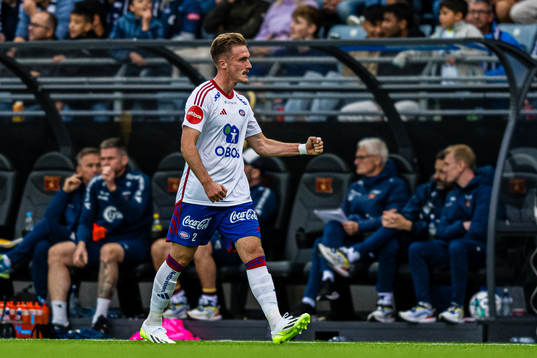 Christian Borchgrevink of Vålerenga celebrates