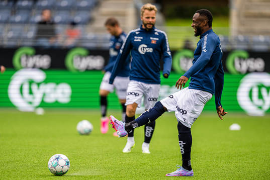 Samuel Adegbenro of Viking warms up