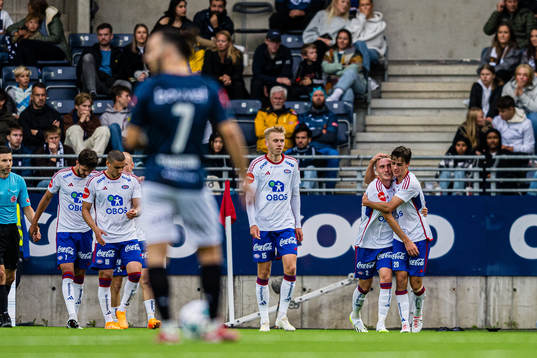 Christian Borchgrevink of Vålerenga celebrates
