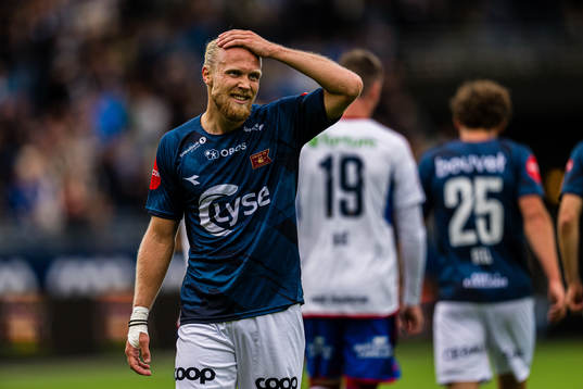 Lars-Jørgen Salvesen of Viking reacts