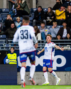 Christian Borchgrevink of Vålerenga celebrates
