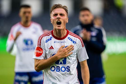 Christian Borchgrevink of Vålerenga celebrates