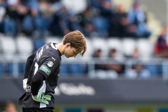 Jönköpings Södras målvakt David Celic deppar