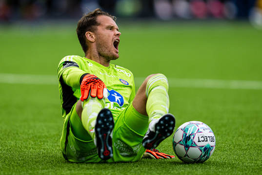 Jacob Storevik of Vålerenga in pain