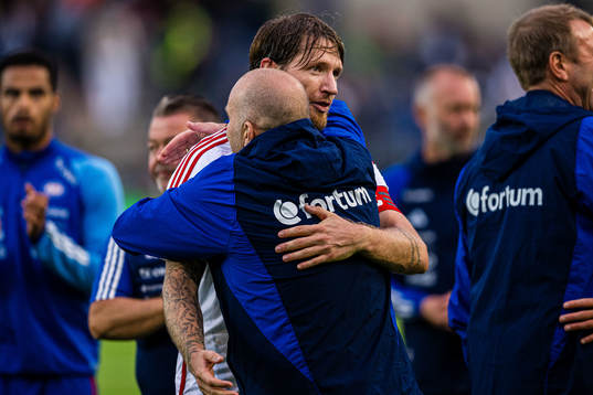 Stefan Strandberg of Vålerenga and Geir Bakke, head coach