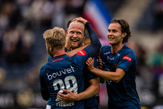 Lars-Jørgen Salvesen of Viking celebrates
