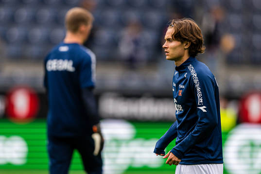 Markus Solbakken of Viking warms up
