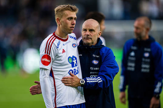 Elias Hagen of Vålerenga and Geir Bakke, head coach of