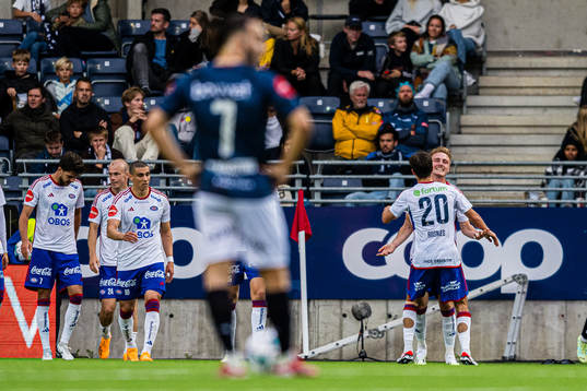 Christian Borchgrevink of Vålerenga celebrates