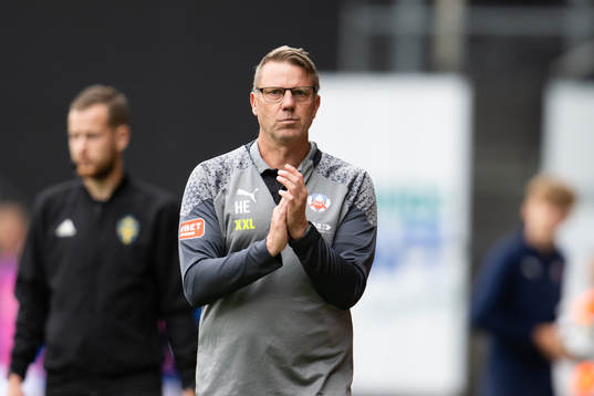 Helsingborgs assisterande tränare Hans Eklund jublar